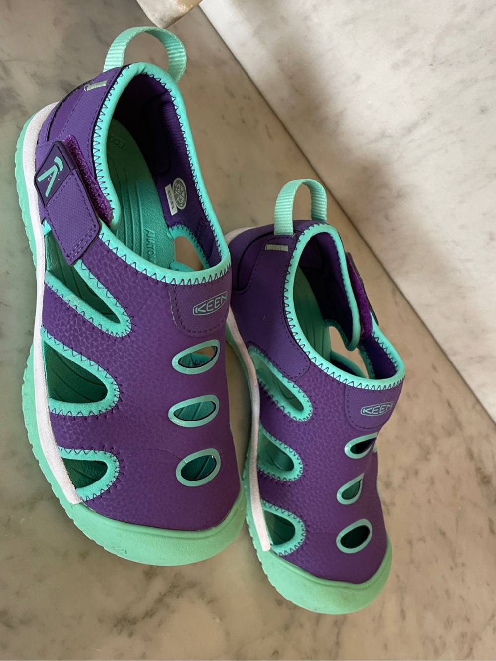 KEEN Kids' Stingray Closed Toe Water Sandal Shoe Purple/Cockatoo 3